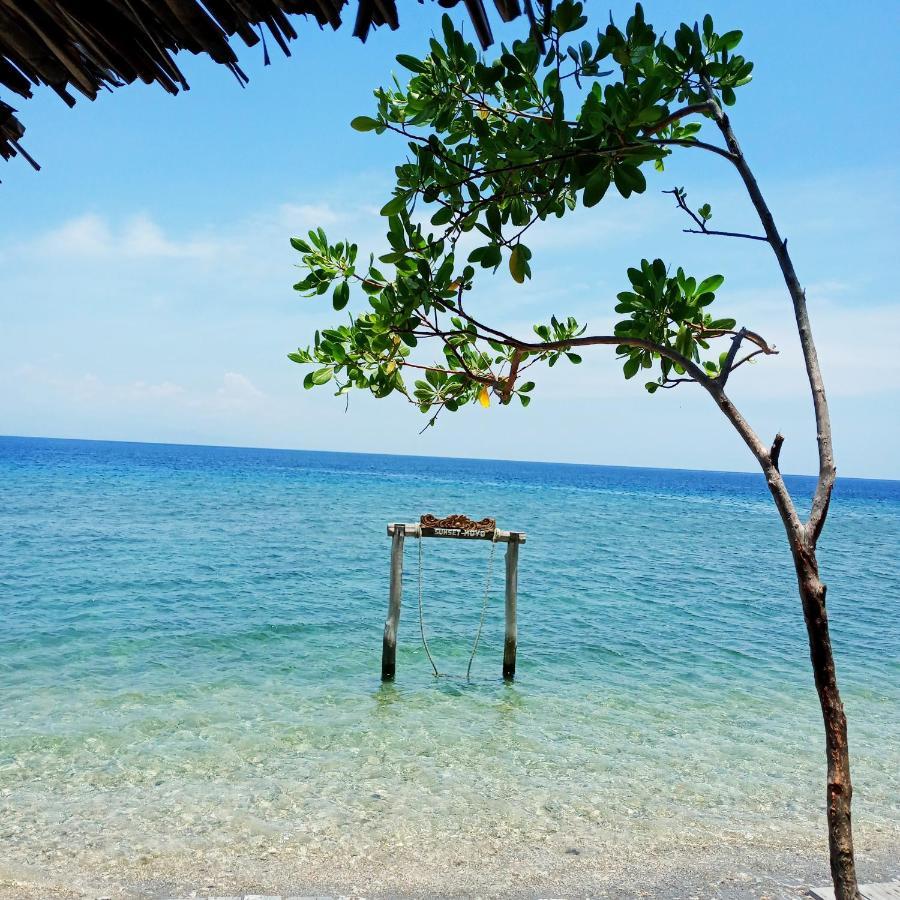 Sunset Moyo Bungalows Moyo Island Eksteriør billede