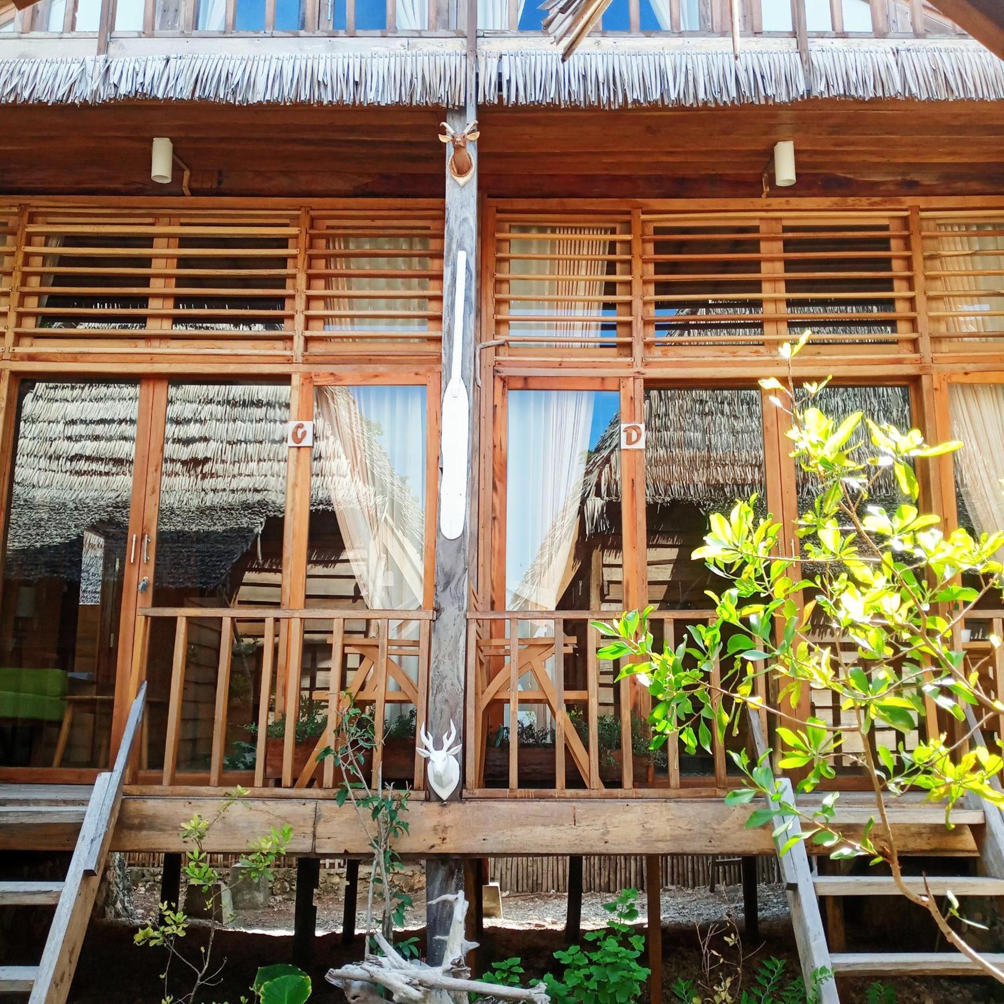 Sunset Moyo Bungalows Moyo Island Eksteriør billede